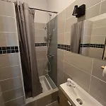 Lumineux Rdc, 4 Personnes, T2 Avec Petit Balcon La Bourboule